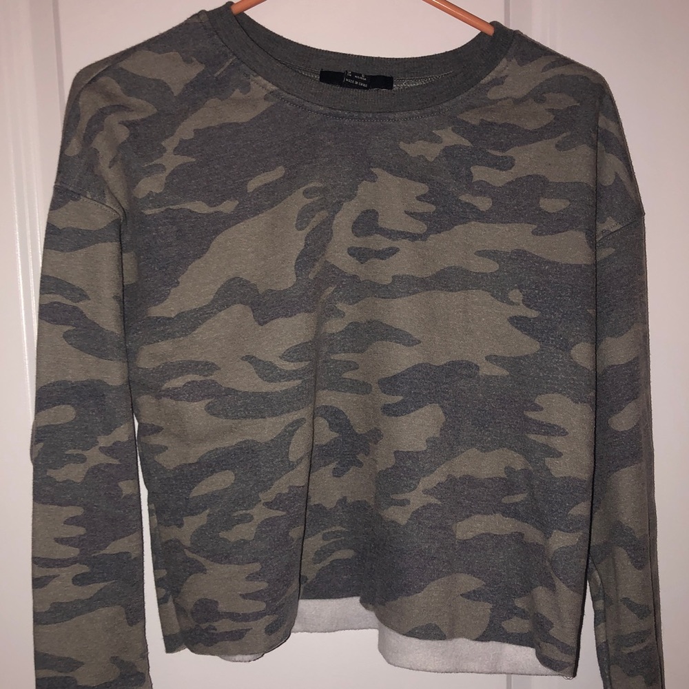Cropped Camo Sweatshirt